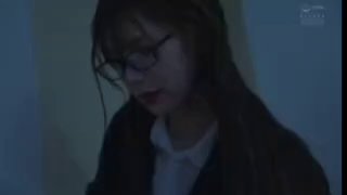 做你的胯下猫黄发高颜值萌妹子啪啪，情趣学生制服扣弄粉穴毛毛浓密，口交侧入猛操呻吟声很嗲